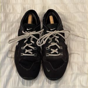 Women’s Nike Free Trainer Fit 4 | Black & White | Size 9.5 |
